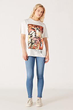 Loose Fit Rahat Kesim %100 Pamuk Bisiklet Yaka Kırık Beyaz Tişört - Off White-W232315102 (görsel 5)