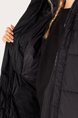 All Terrain Gear Regular Fit Dik Yaka Kapüşonlu Siyah Uzun Şişme Mont - Black-W232318001 (görsel 5)