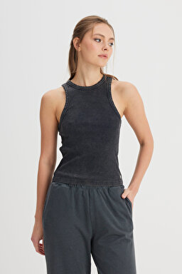 Slim Fit Dar Kesim Bisiklet Yaka Siyah Bluz - Black-W241281001