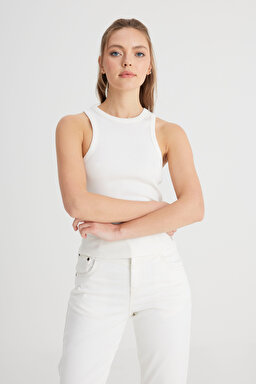 Slim Fit Dar Kesim Bisiklet Yaka Beyaz Bluz - White-W241281100 (görsel 3)