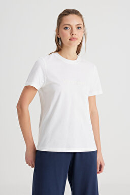 Regular Fit Normal Kesim Bisiklet Yaka %100 Pamuk Beyaz Tişört - White-W241357100