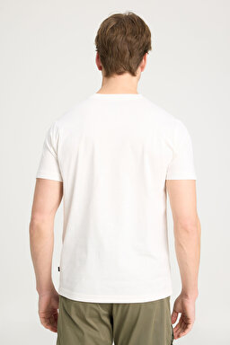 Regular Fit Normal Kesim Bisiklet Yaka %100 Pamuk Kırık Beyaz Tişört - Off White-W241545102 (görsel 5)