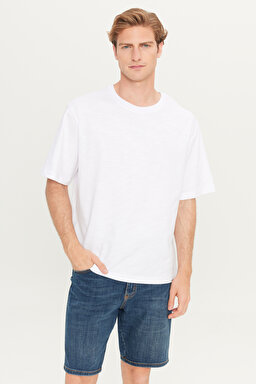 Regular Fit Normal Kesim Bisiklet Yaka %100 Pamuk Beyaz Tişört - White-W241556100 (görsel 2)