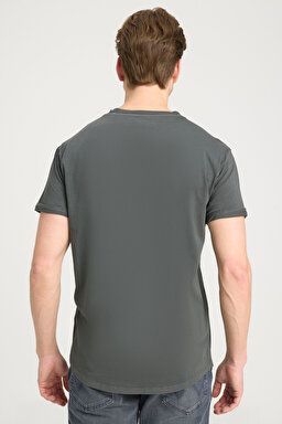 Loose Fit Rahat Kesim Bisiklet Yaka %100 Pamuk Siyah Tişört - Washed Black-W241576ON (görsel 5)