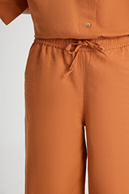 Loose Fit Rahat Kesim Normal Bel Geniş Paça Kahverengi Pantolon - Brown-W241596220 (görsel 3)