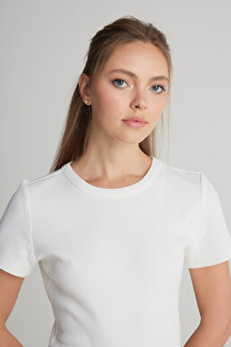 Slim Fit Dar Kesim Bisiklet Yaka Beyaz Tişört - White-W241600100 (görsel 4)