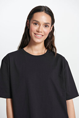 Relaxed Fit Geniş Kesim Bisiklet Yaka %100 Pamuk Siyah Tişört - Black-W241608001 (görsel 2)
