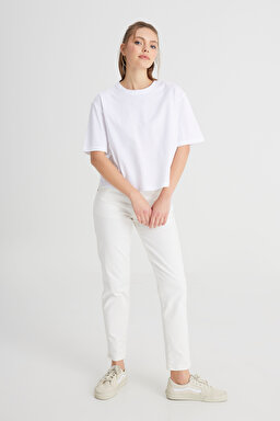Relaxed Fit Geniş Kesim Bisiklet Yaka %100 Pamuk Beyaz Tişört - White-W241608100 (görsel 3)