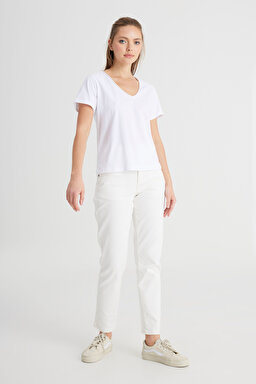Regular Fit Normal Kesim V Yaka %100 Pamuk Beyaz Tişört - White-W241664100 (görsel 3)