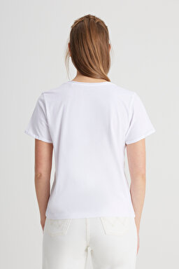 Regular Fit Normal Kesim V Yaka %100 Pamuk Beyaz Tişört - White-W241664100 (görsel 5)