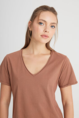 Regular Fit Normal Kesim V Yaka %100 Pamuk Açık Kahverengi Tişört - Light Brown-W241664219 (görsel 2)