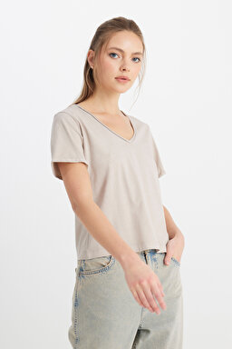 Regular Fit Normal Kesim V Yaka %100 Pamuk Bej Tişört - Beige-W241664614 (görsel 4)