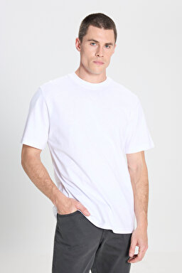 Regular Fit Normal Kesim Bisiklet Yaka %100 Pamuk Beyaz Tişört - White-W241673100