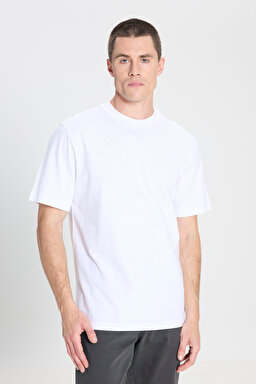 Regular Fit Normal Kesim Bisiklet Yaka %100 Pamuk Beyaz Tişört - White-W241673100 (görsel 3)