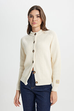 Regular Fit Normal Kesim Düğme Detaylı Ekru Triko Kazak - Ecru-W242192104 (görsel 2)
