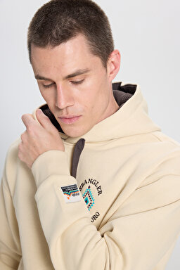 Relaxed Fit Geniş Kesim Kapüşonlu İçi Polarlı Bej Sweatshirt - Beige-W242279614 (görsel 4)