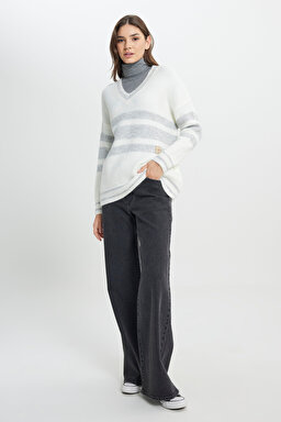 Relaxed Fit Geniş Kesim Yeşil Triko Kazak - Ecru-W242391275 (görsel 3)