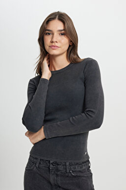 Slim Fit Dar Kesim Bisiklet Yaka Siyah Tişört - Black-W242576001 (görsel 2)