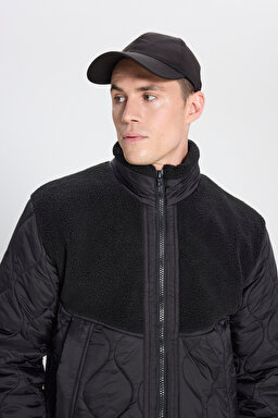 Regular Fit Normal Kesim Sherpa Detaylı Siyah Kapitone Mont - Black-W242644001 (görsel 4)