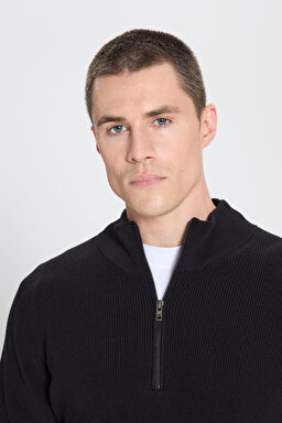 Regular Fit Normal Kesim Fermuar Detaylı Siyah Triko Kazak - Black-W242666001 (görsel 5)
