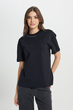 Loose Fit Rahat Kesim Bisiklet Yaka %100 Pamuk Siyah Tişört - Black-W242719001 (görsel 2)