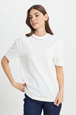 Loose Fit Rahat Kesim Bisiklet Yaka %100 Pamuk Beyaz Tişört - White-W242719100
