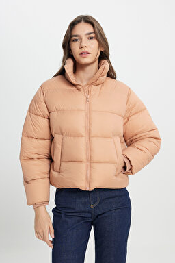 Loose Fit Rahat Kesim Pembe Şişme Mont - Dusty Pink-W242720613 (görsel 5)