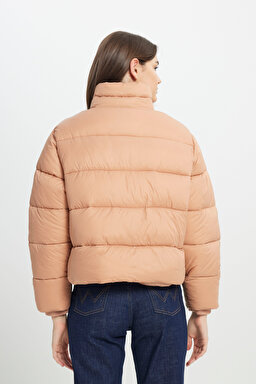 Loose Fit Rahat Kesim Pembe Şişme Mont - Dusty Pink-W242720613 (görsel 6)