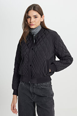 Loose Fit Rahat Kesim Kapitone Detaylı Siyah Bomber Ceket - Black-W242741001