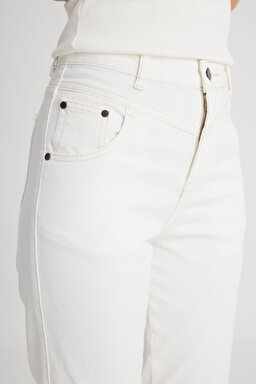 Mom Fit Yüksek Bel Dar Paça Beyaz Esnek Jean Kot Pantolon - White-W246008100 (görsel 4)