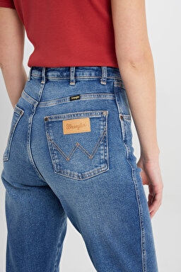 Mom Fit Yüksek Bel Dar Paça Esnek Jean Kot Pantolon - Mid Blue-W246009XT (görsel 4)