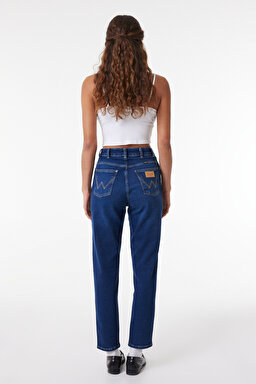 Mom Fit Yüksek Bel Dar Paça Mavi Esnek Jean Kot Pantolon - Mid Blue-W246010XT (görsel 3)