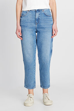%100 Pamuk Mom Fit Yüksek Bel Mavi Jean Denim Pantolon - Mid Blue-W246027XT (görsel 3)