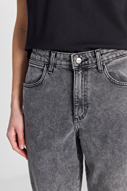 Mom Fit Yüksek Bel Dar Paça Açık Gri Pamuklu Esnek Jean Denim Pantolon - Moon Grey-W246034E20 (görsel 6)