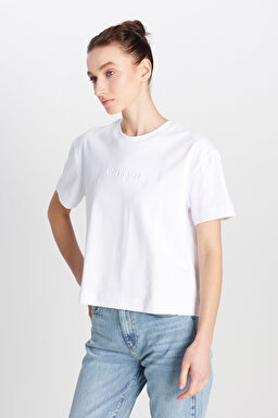 %100 Pamuk Relaxed Fit Geniş Kesim Bisiklet Yaka Ekru Tişört - Off White-W2510305102 (görsel 2)