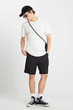 Regular Fit Normal Kesim Lastik Bel Detaylı Siyah Şort - Black-W2510346001