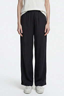 Relaxed Fit Yüksek Bel Geniş Paça Yumuşak Dokulu Siyah Pantolon - Black-W2510473001 (görsel 4)