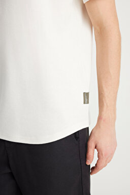 Relaxed Fit Geniş Kesim Bisiklet Yaka Ekru Dokulu Basic Tişört - Ecru-W2510718104 (görsel 6)