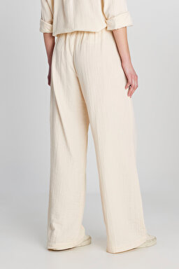 %100 Pamuk Regular Fit Normal Kesim Geniş Paça Ekru Müslin Desenli Pantolon - Ecru-W2510733104 (görsel 4)