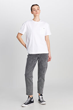 %100 Pamuk Regular Fit Normal Kesim Bisiklet Yaka Cep Detaylı Kırık Beyaz Tişört - Off White-W2510736102 (görsel 3)