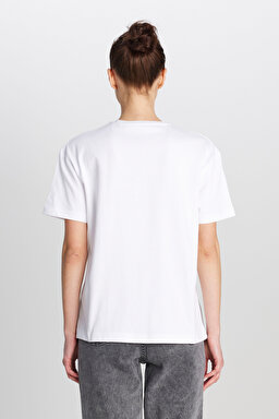 %100 Pamuk Regular Fit Normal Kesim Bisiklet Yaka Cep Detaylı Kırık Beyaz Tişört - Off White-W2510736102 (görsel 5)