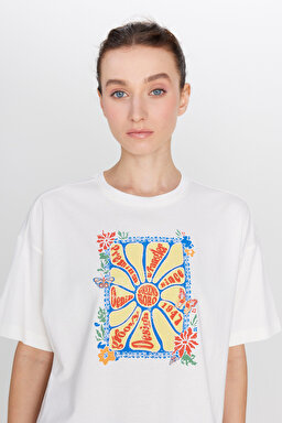 Loose Fit Rahat Kesim Bisiklet Yaka %100 Pamuk Kırık Beyaz Tişört - Off White-W2510751102 (görsel 4)