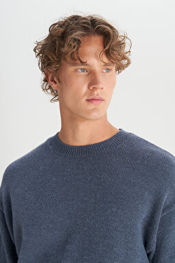 Relaxed Fit Geniş Kesim Bisiklet Yaka Lacivert Triko Kazak - Navy-W2520156410 (görsel 4)