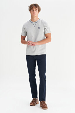 %100 Pamuk Regular Fit Normal Kesim Bisiklet Yaka Logo Detaylı Tişört - Gray Melange-W252024036 (görsel 2)