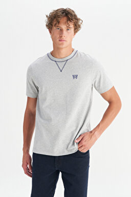 %100 Pamuk Regular Fit Normal Kesim Bisiklet Yaka Logo Detaylı Tişört - Gray Melange-W252024036 (görsel 3)