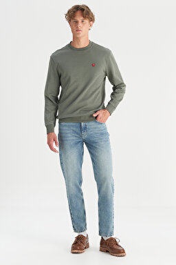 Pamuklu Regular Fit Normal Kesim Bisiklet Yaka Logo Detaylı Sweatshirt - KHAKI-W2520255801 (görsel 2)