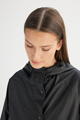 Regular Fit Normal Kesim Kapüşonlu Siyah İnce Mont - Black-W2520405001 (görsel 4)