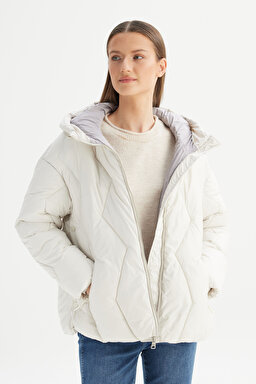 Regular Fit Normal Kesim Kapüşonlu Kırık Beyaz Şişme Mont - Off White-W2520426102 (görsel 3)