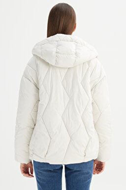 Regular Fit Normal Kesim Kapüşonlu Kırık Beyaz Şişme Mont - Off White-W2520426102 (görsel 5)