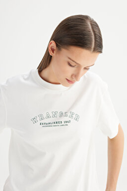 %100 Pamuk Relaxed Fit Rahat Kesim Bisiklet Yaka Logo Detaylı Tişört - Off White-W2520452102 (görsel 4)